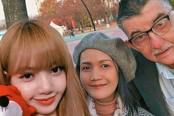 Lalisa Manoban's Parents