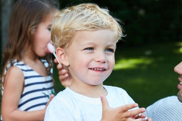 Jessie James Decker's son Eric Decker Jr.